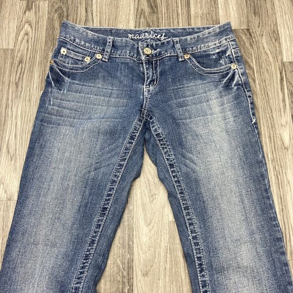 MAURICES Boot Cut Low Rise Med Wash Stretch Blue Denim Jeans Women's 3/4 Short - Picture 3 of 10